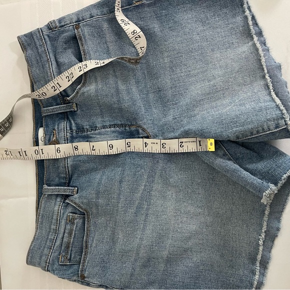 Jessica Simpson Women’s Size 4 Denim Blue Jean Shorts - Picture 9 of 11